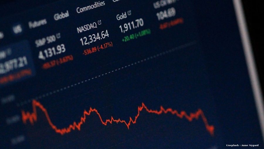 Taiwan shares slide again, heading to worst monthly decline ever
