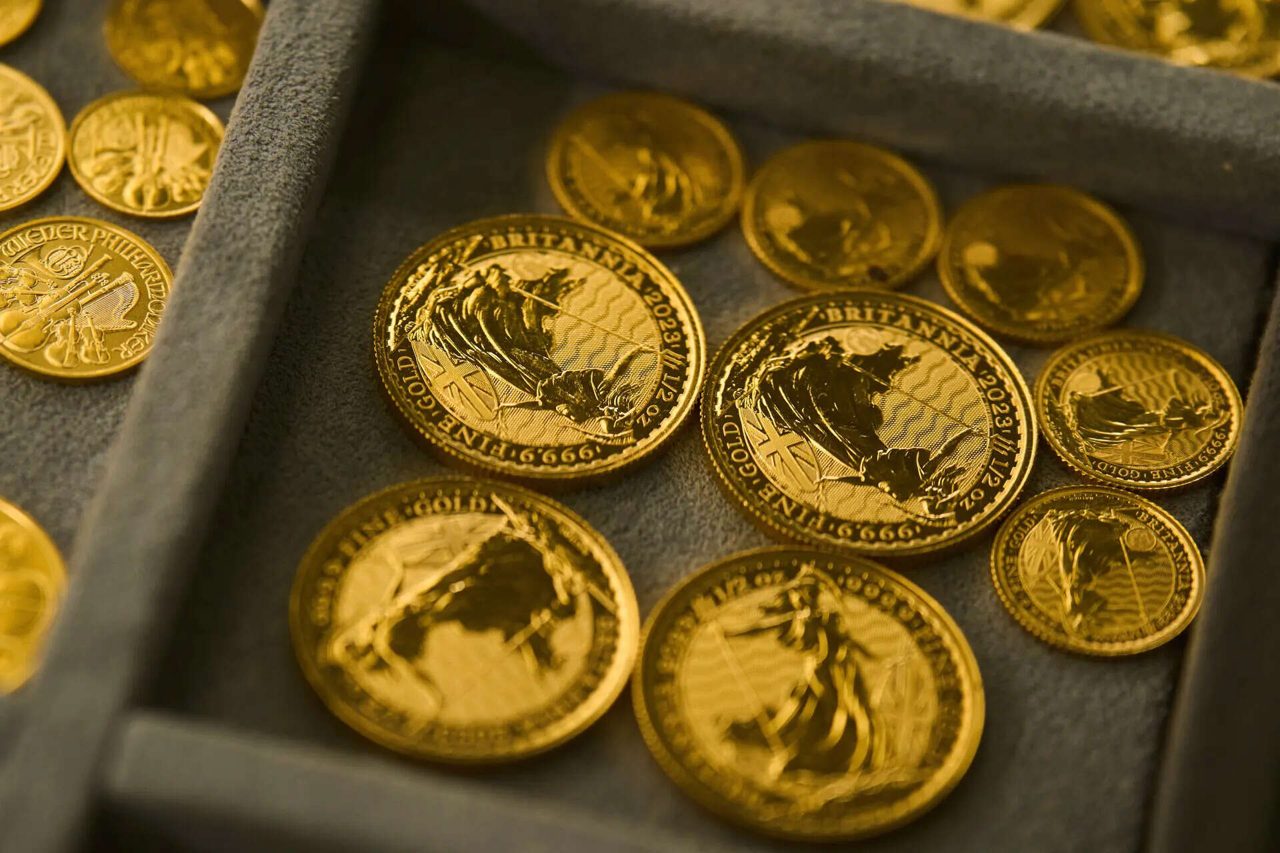 Gold Hits $4,023 as Iran Diplomacy Tempers Oil Blockade Risk