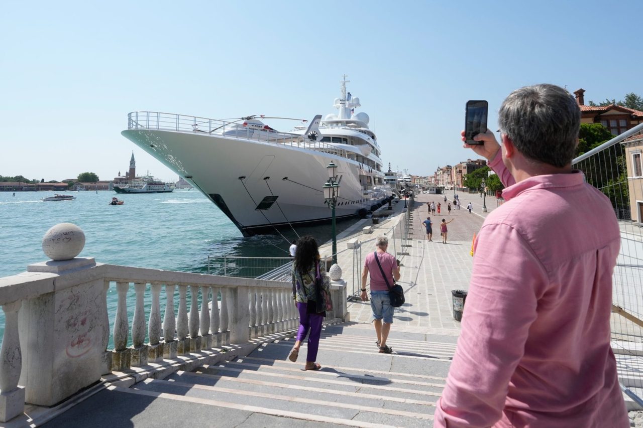 Venice yacht protest flags US-Italy rift and energy price anger