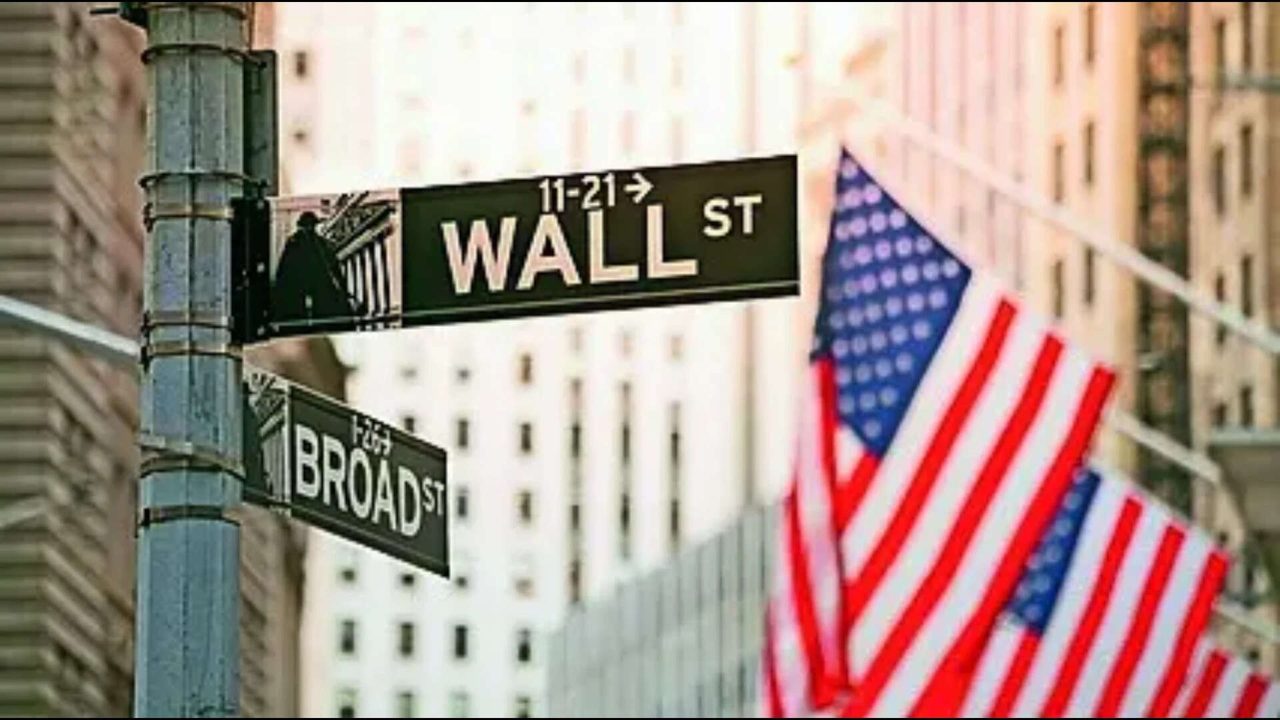 Amazon hits $3 trillion market value