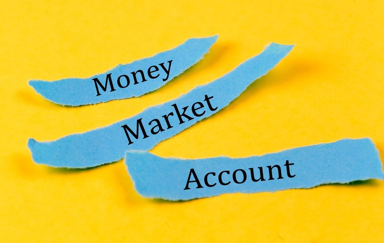 Why Retirees Are Moving Cash Reserves Into High-Yield Money Market Funds Instead of Savings Accounts