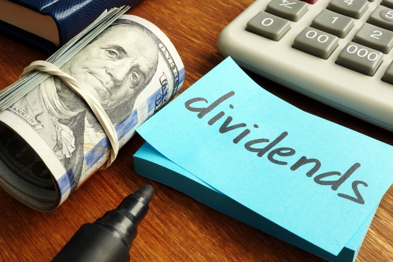 Schwab Dividend ETF Tops Tech Benchmarks With 20% Gain