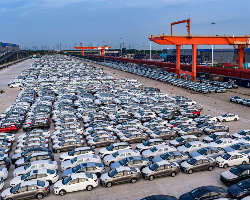 China’s monthly car ‌exports top 1m for first time as overall trade soars